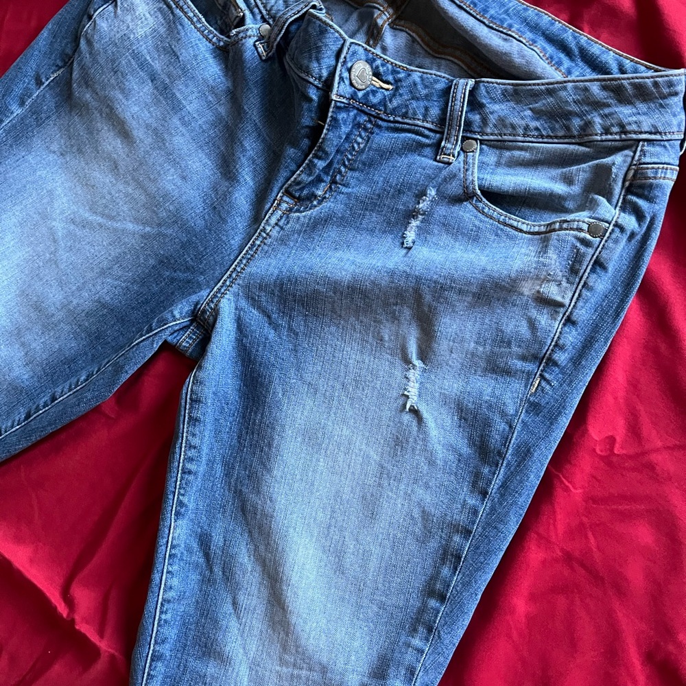 Torrid Blue Denim Cropped Jeans with Lace Hem - Picture 4 of 5